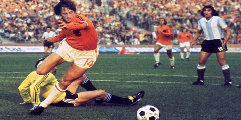 Johan Cruyff là cầu thủ số 1 thế giới mọi thời đại